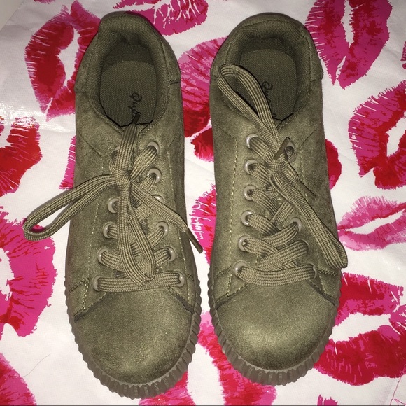Olive green suede sneakers - Picture 2 of 7